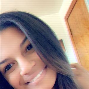 Meet your Posher, Selena
